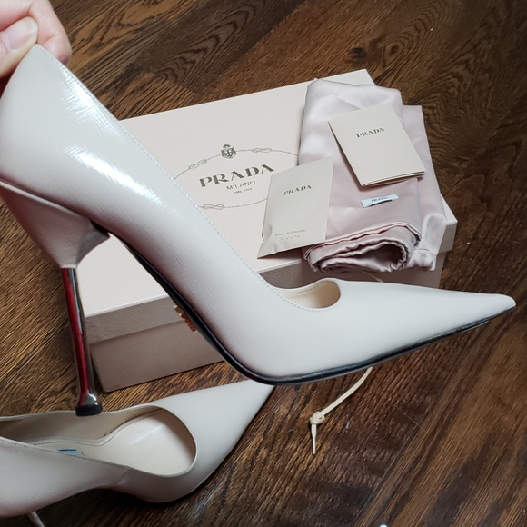 100% authentic Prada Heels - Picture 6 of 8